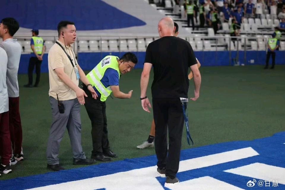 dingy, 现场保安隔, 一名申花的 dingy, 现场保安隔, 一名申花的