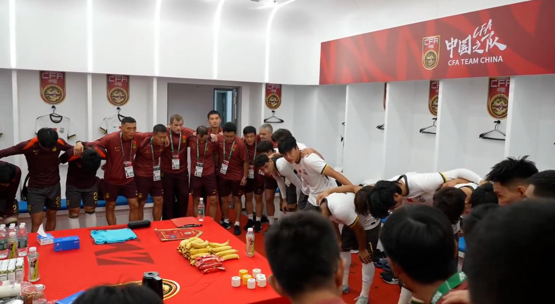 而在队中 而在队中